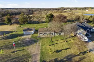 143 Mohave Dr E, Lake Kiowa, TX 76240 - Photo 33