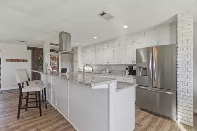 143 Mohave Drive E, Lake Kiowa, TX 76240 - Photo 9