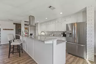 143 Mohave Dr E, Lake Kiowa, TX 76240 - Photo 9