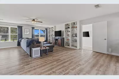 143 Mohave Drive E, Lake Kiowa, TX 76240 - Photo 11