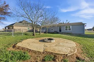 143 Mohave Dr E, Lake Kiowa, TX 76240 - Photo 29