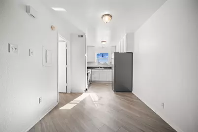 320 E 4th Street #204, Arlington, TX 76010 - Photo 11