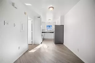 320 E 4th St, Arlington, TX 76010 - Photo 11