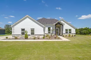 9012 Vly Oak Ct, Springtown, TX 76082 - Photo 1