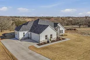 9012 Vly Oak Ct, Springtown, TX 76082 - Photo 5