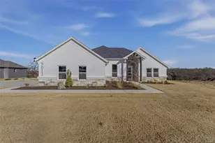 9012 Vly Oak Ct, Springtown, TX 76082 - Photo 3