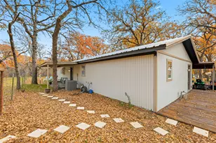 1051 Meadow Oaks St, Reno, TX 76020 - Photo 37