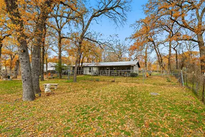 1051 Meadow Oaks Street, Reno, TX 76020 - Photo 3