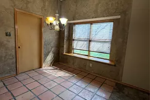 629 N Parks Dr, DeSoto, TX 75115 - Photo 5