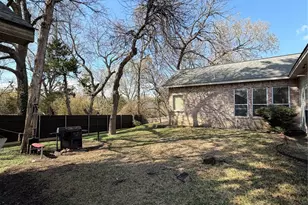 629 N Parks Dr, DeSoto, TX 75115 - Photo 13