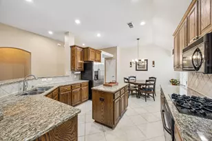 11652 Blackhawk Dr, Frisco, TX 75033 - Photo 9