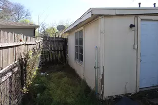 453 S Redford Ln, White Settlement, TX 76108 - Photo 9