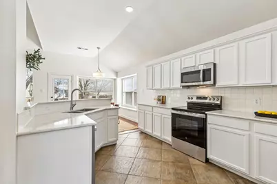 2106 Wagon Wheel Trail, Corinth, TX 76208 - Photo 9