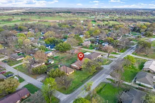 703 S 4th St, Crandall, TX 75114 - Photo 23