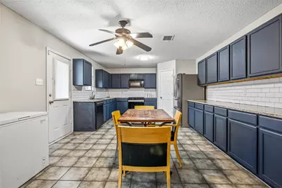 1856 Lariat Drive, Fort Worth, TX 76247 - Photo 5