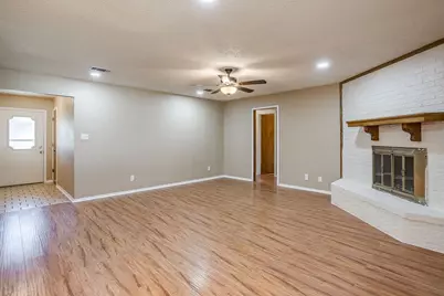 620 Donna Court, Burleson, TX 76028 - Photo 11