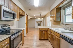 620 Donna Ct, Burleson, TX 76028 - Photo 15