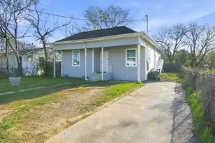 2421 Langston St, Fort Worth, TX 76105 - Photo 3