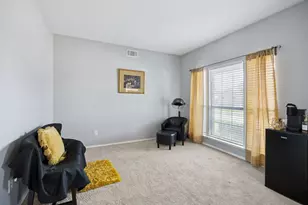 633 Daisy Dr, DeSoto, TX 75115 - Photo 5