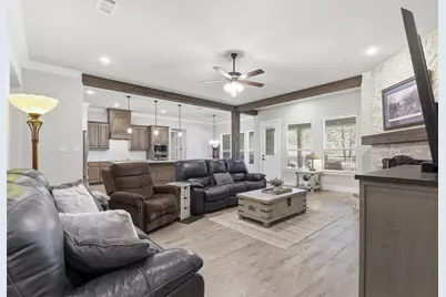 2021 Crystal Palace Boulevard, Alvarado, TX 76009 - Photo 3