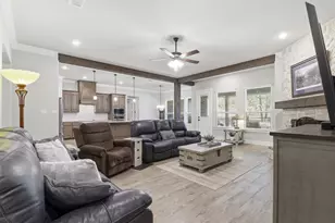 2021 Crystal Palace Blvd, Alvarado, TX 76009 - Photo 3