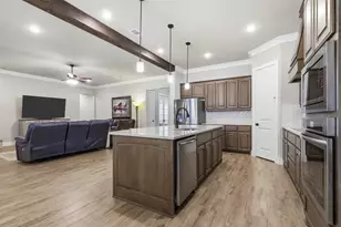 2021 Crystal Palace Blvd, Alvarado, TX 76009 - Photo 11