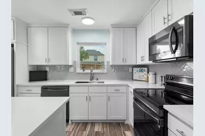 645 Woodcrest Drive, Lakewood Village, TX 75068 - Photo 9