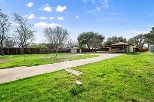 2306 Sunnyvale Rd, Grand Prairie, TX 75050 - Photo 23