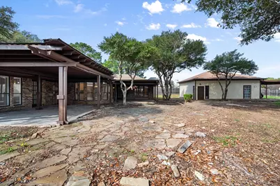 2306 Sunnyvale Road, Grand Prairie, TX 75050 - Photo 25