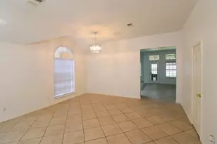 6100 Harwood Crossing Dr, Arlington, TX 76018 - Photo 5