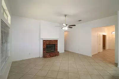 6100 Harwood Crossing Drive, Arlington, TX 76018 - Photo 11