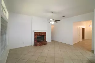 6100 Harwood Crossing Dr, Arlington, TX 76018 - Photo 11