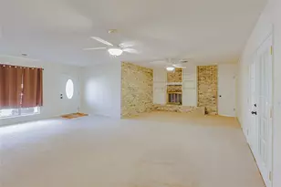 1103 Miller St, Bowie, TX 76230 - Photo 11