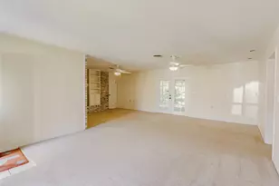 1103 Miller St, Bowie, TX 76230 - Photo 9