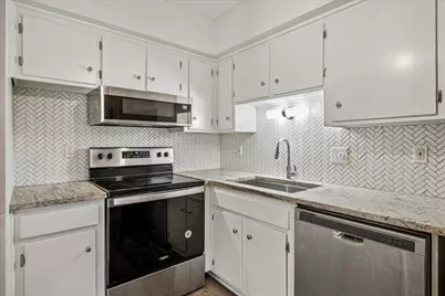 5226 Fleetwood Oaks Avenue #214, Dallas, TX 75235 - Photo 7