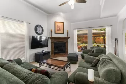 8402 Pecan Creek Drive, Arlington, TX 76001 - Photo 5