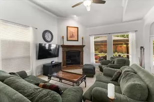 8402 Pecan Creek Dr, Arlington, TX 76001 - Photo 5