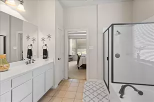 8402 Pecan Creek Dr, Arlington, TX 76001 - Photo 15