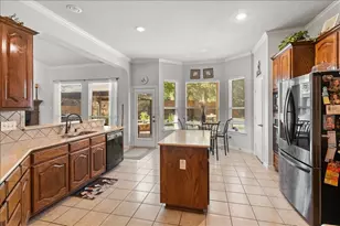 8402 Pecan Creek Dr, Arlington, TX 76001 - Photo 11