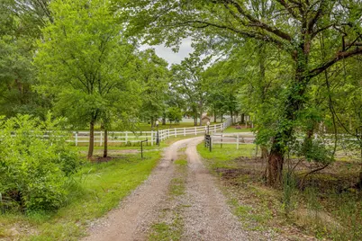 1615 Sanger Drive, Springtown, TX 76082 - Photo 5