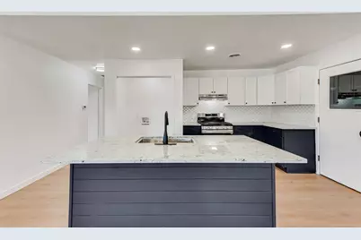 1105 W White Avenue, McKinney, TX 75069 - Photo 5