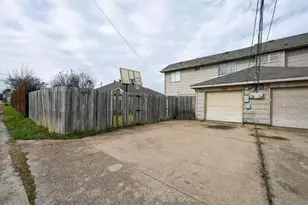 6611 Olivewood Dr, Arlington, TX 76001 - Photo 5