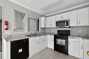 6611 Olivewood Dr, Arlington, TX 76001 - Photo 11