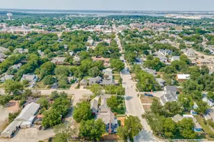 608 S Dooley St, Grapevine, TX 76051 - Photo 3