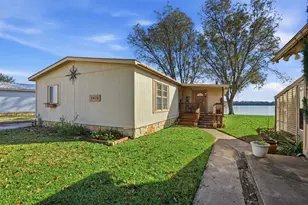 4016 Linda Ct, Granbury, TX 76048 - Photo 3