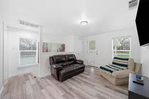 104 N Givins St, Hillsboro, TX 76645 - Photo 3