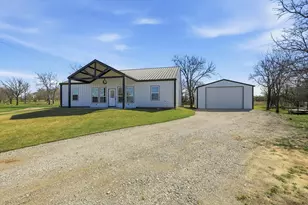 116 Valley Ridge Ct, Runaway Bay, TX 76426 - Photo 3