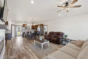 116 Valley Ridge Ct, Runaway Bay, TX 76426 - Photo 7