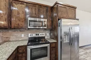 116 Valley Ridge Ct, Runaway Bay, TX 76426 - Photo 13