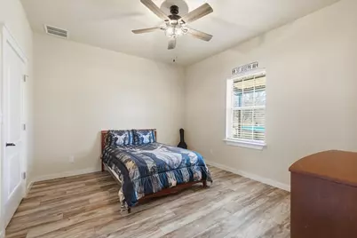 116 Valley Ridge Court, Runaway Bay, TX 76426 - Photo 21